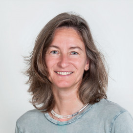 Ein Portrait von der wissenschaftlichen Mitarbeiterin Karin Zummermann