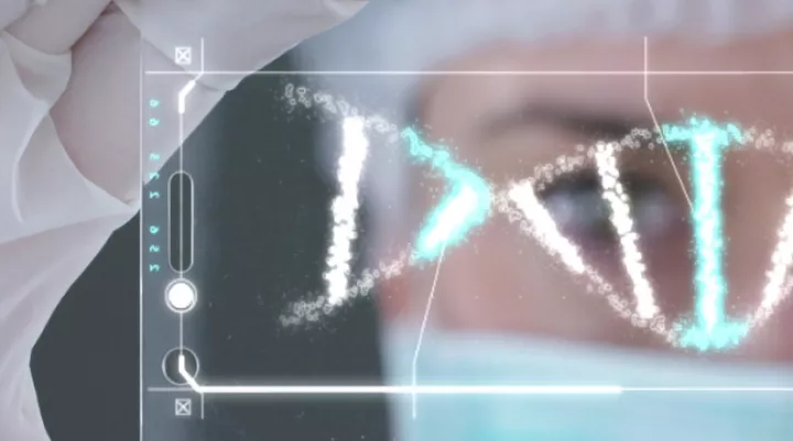 Titelbild zum Projekt Diamonds: Person im Labor mit Schutzkleidung