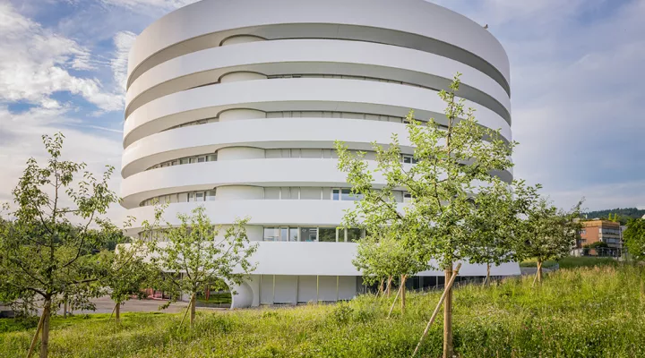 Aussenansicht des neuen Gebäudes für Forschung und Lehre des Kinderspitals Zürich