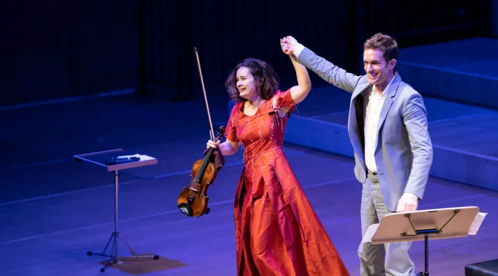 Geigerin Patricia Kopatchinskaja und Onkologe Dr. Nicolas Gerber nach dem Auftritt