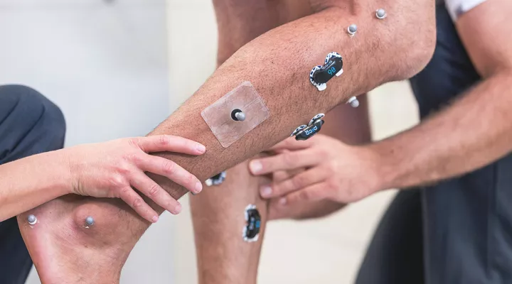 Ein Illustrationsbild vom Ganglabor Balgrist bei einer Therapie