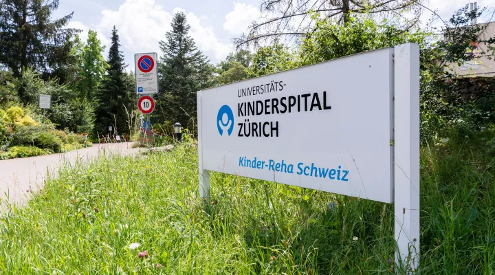 Eine Aufnahme von der Beschriftung Kinder Reha Schweiz