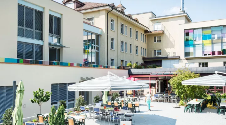 Kinder-Reha Schweiz, Terrasse Restaurant Sonnenbuehl