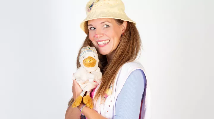 Ein Portrait von der Spitalclownin Lumi