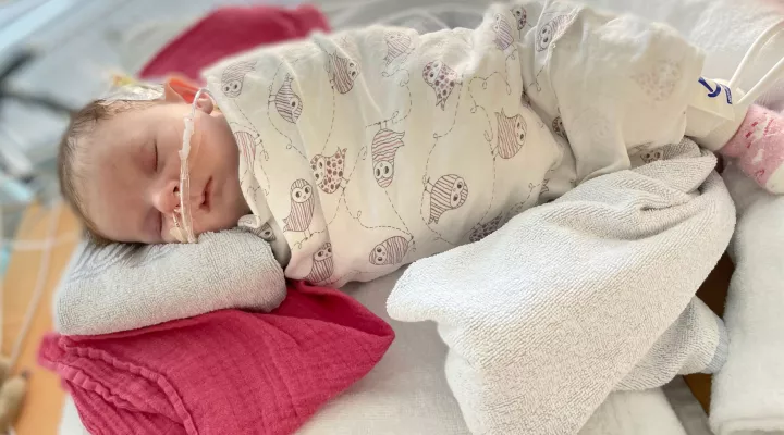 Patientin schläft tief auf der Neonatologie