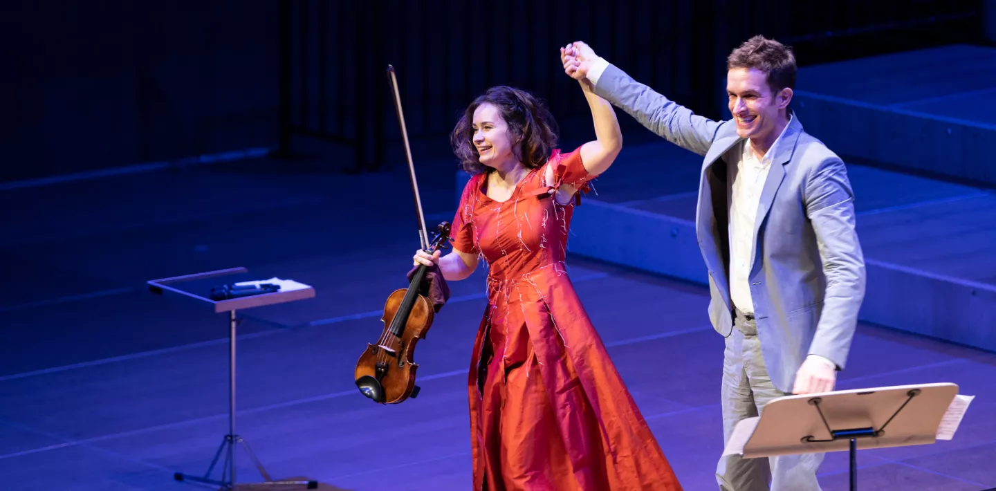 Geigerin Patricia Kopatchinskaja und Onkologe Dr. Nicolas Gerber nach dem Auftritt 