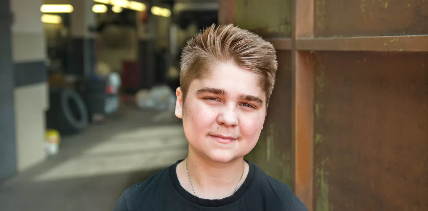 Patient steht vor Tor 