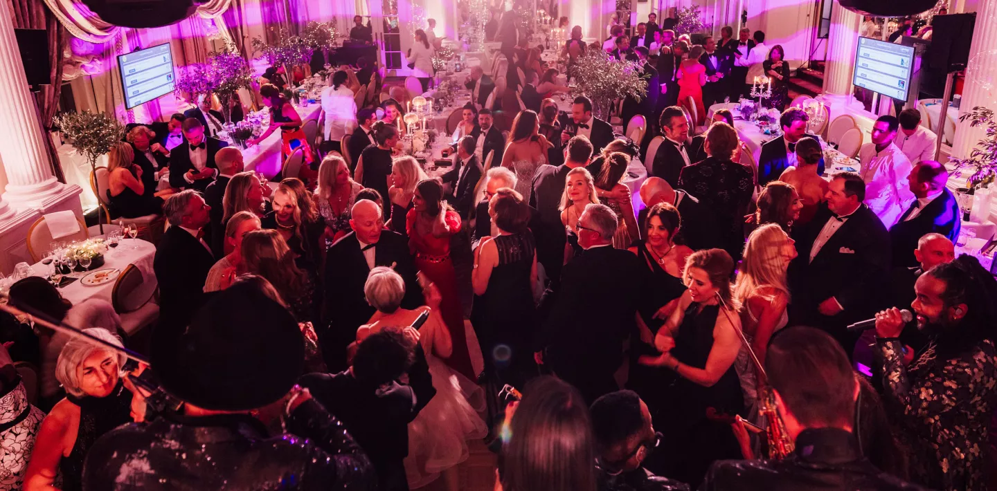 Ausgelassene Stimmung am Kispiball im Baur au Lac