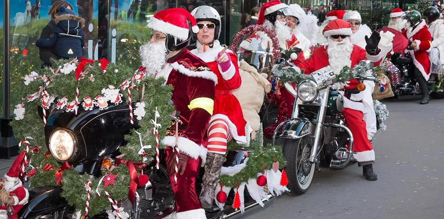 Santa Claus auf der Harley 