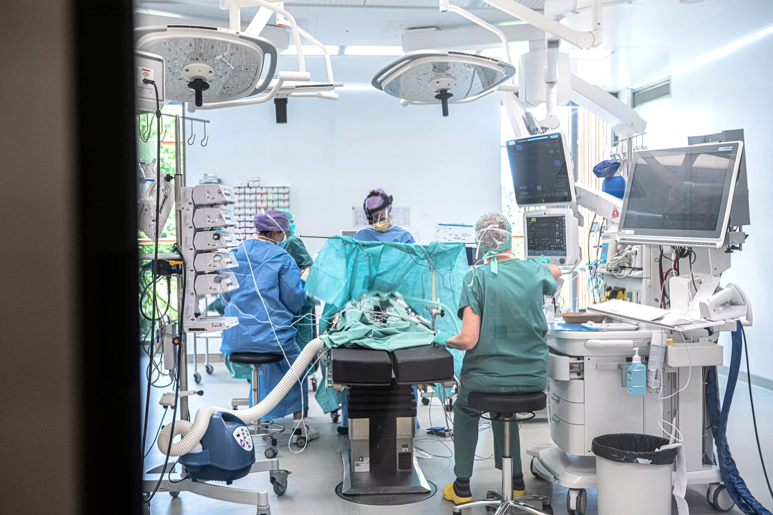 Überwachung der Anästhesie während einer Operation im Kinderspital Zürich