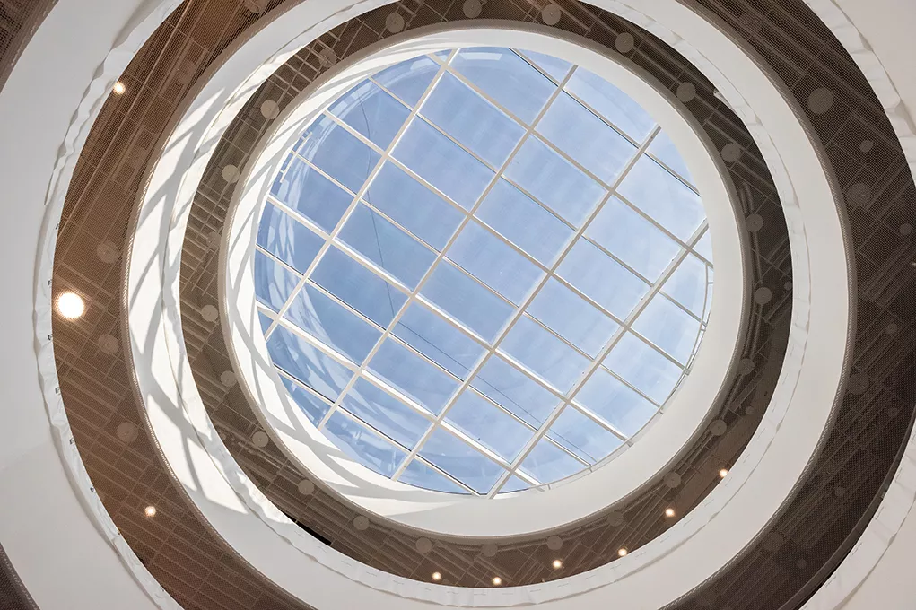 Lichthof im neuen Gebäude für Forschung und Lehre des Kinderspital Zürich