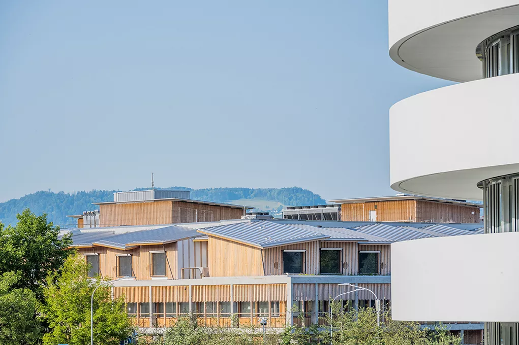 Aussenansicht der beiden Neubauten des Kinderspitals Zürich in Zürich-Lengg