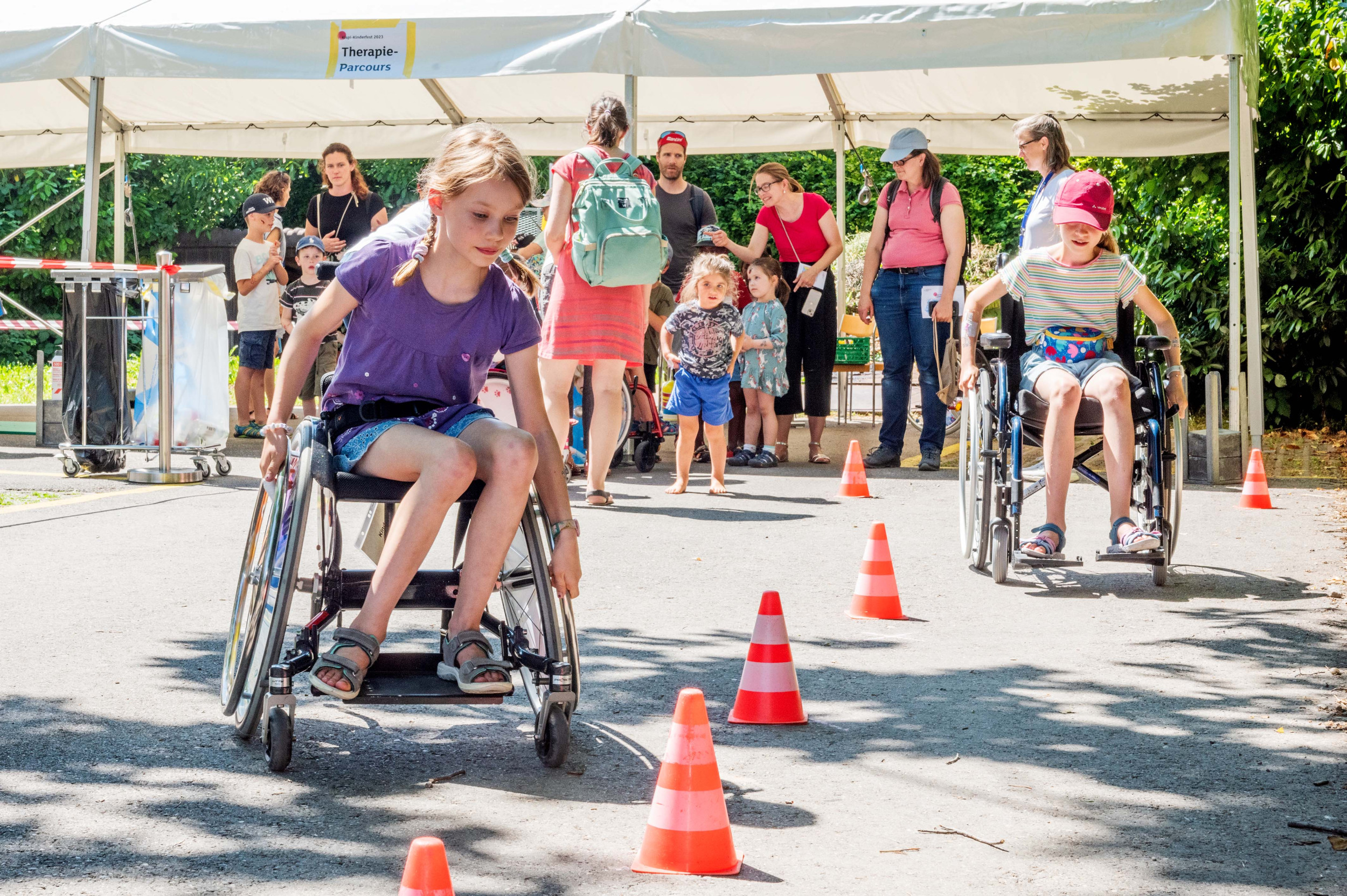 Kispi-Kinderfest: Rollstuhl fahren