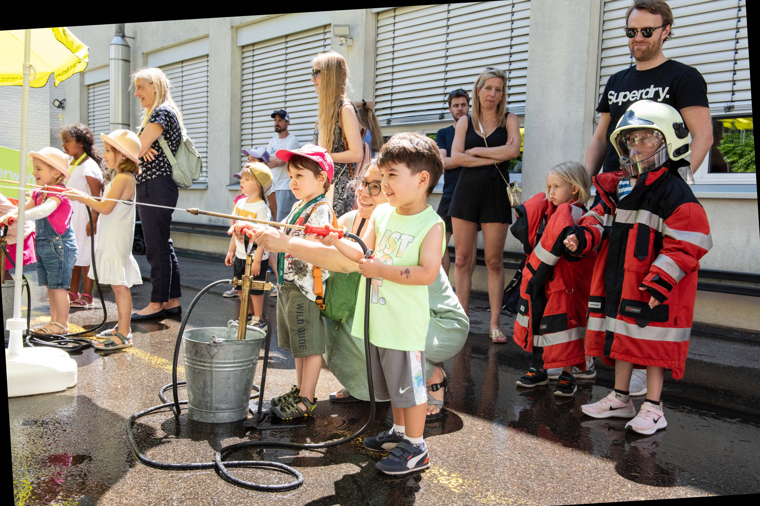 Kispi-Kinderfest: Feuerwehrschlauch