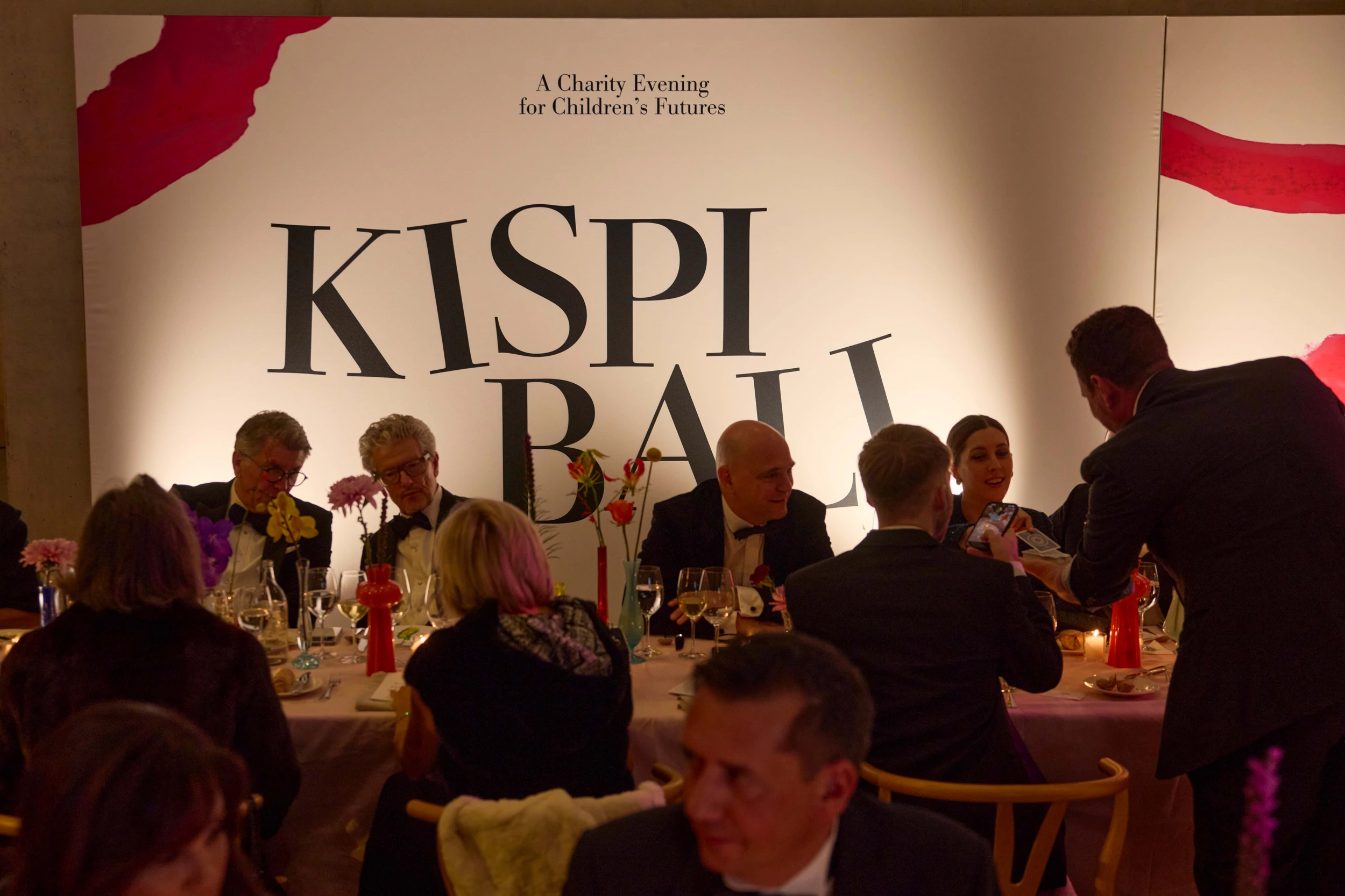Festliches Galadinner beim Kispiball 2026 im Kunsthaus Zürich.