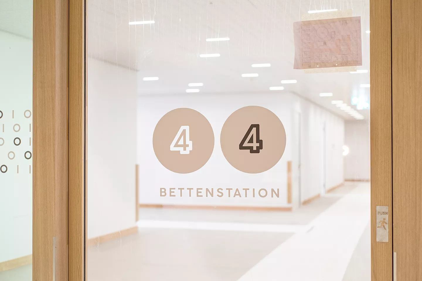 Eingang zur Bettenstation im neuen Akutspital des Universitäts-Kinderspital Zürich