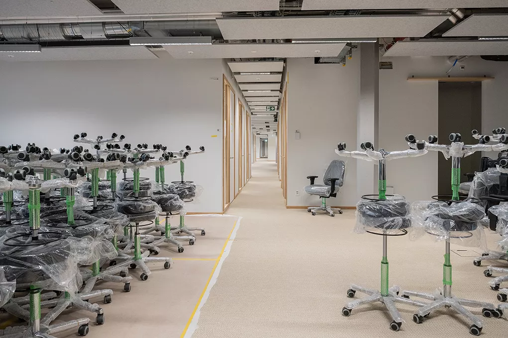 Verpackte Stühle stehen bereit für den Einzug in das neue Akutspital des Universitäts-Kinderspital Zürich