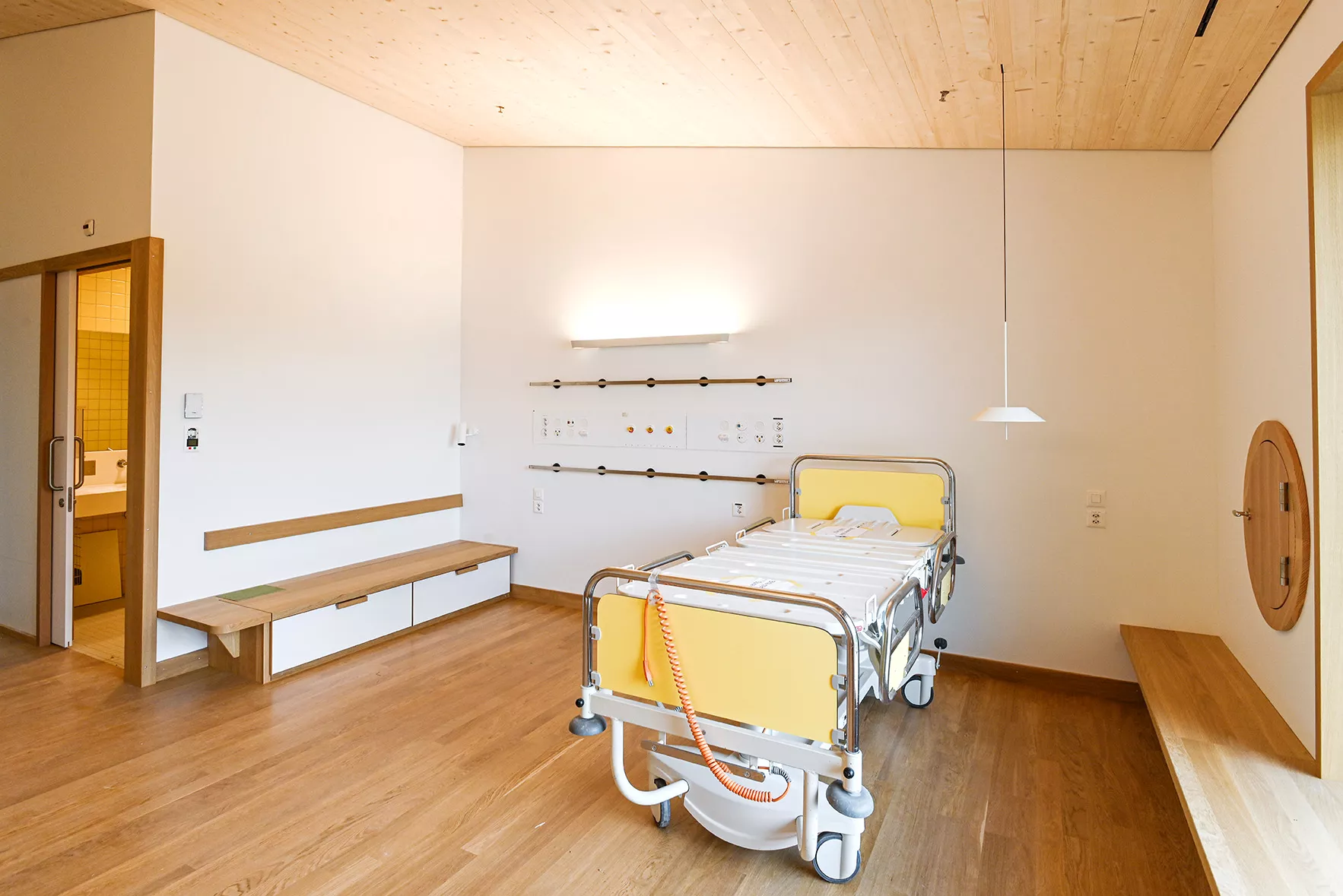 Ein Patientenzimmer im neuen Akutspital des Universitäts-Kinderspital Zürich