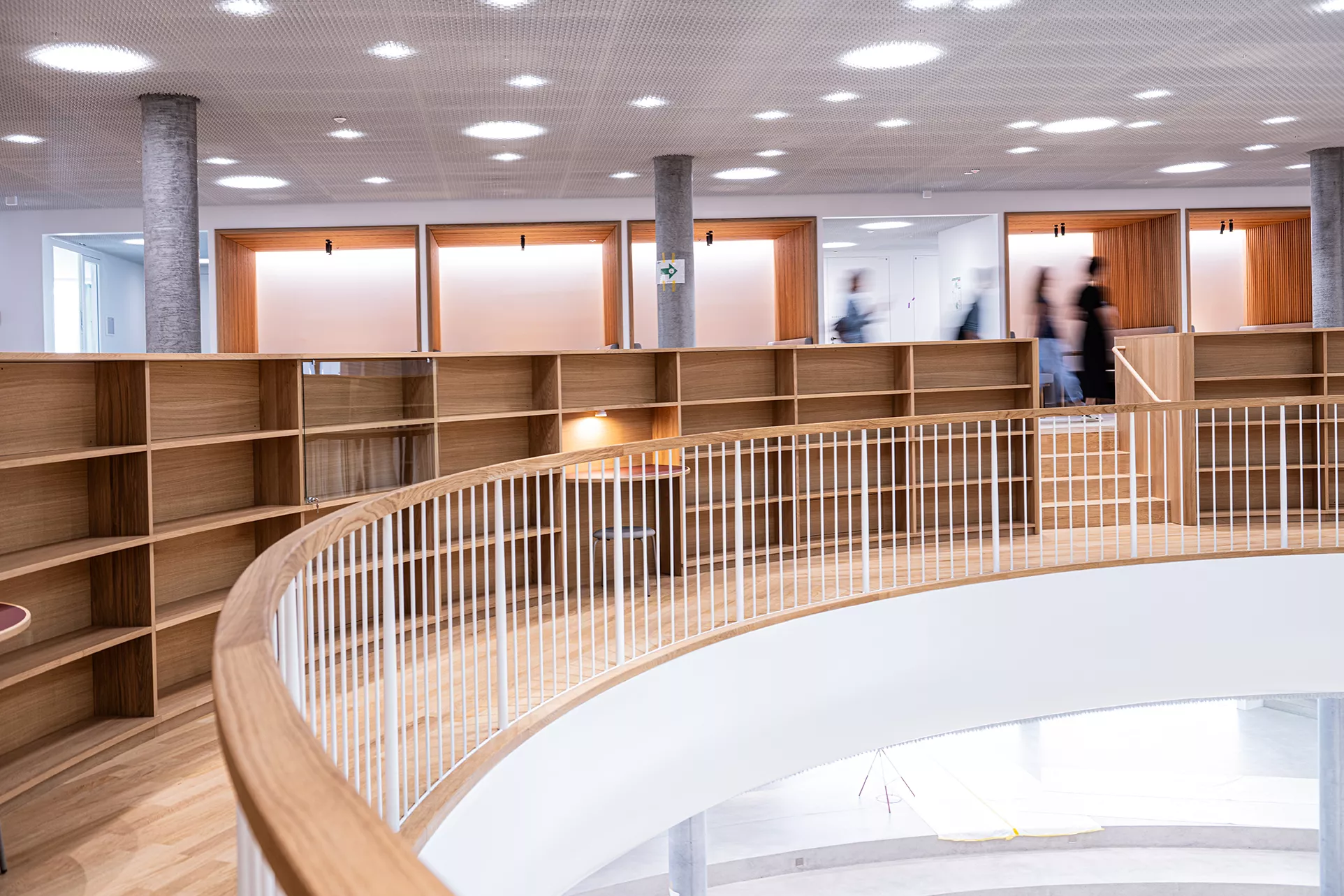 Mitarbeitende des Kinderspital Zürich besuchen das neue Gebäude für Forschung und Lehre