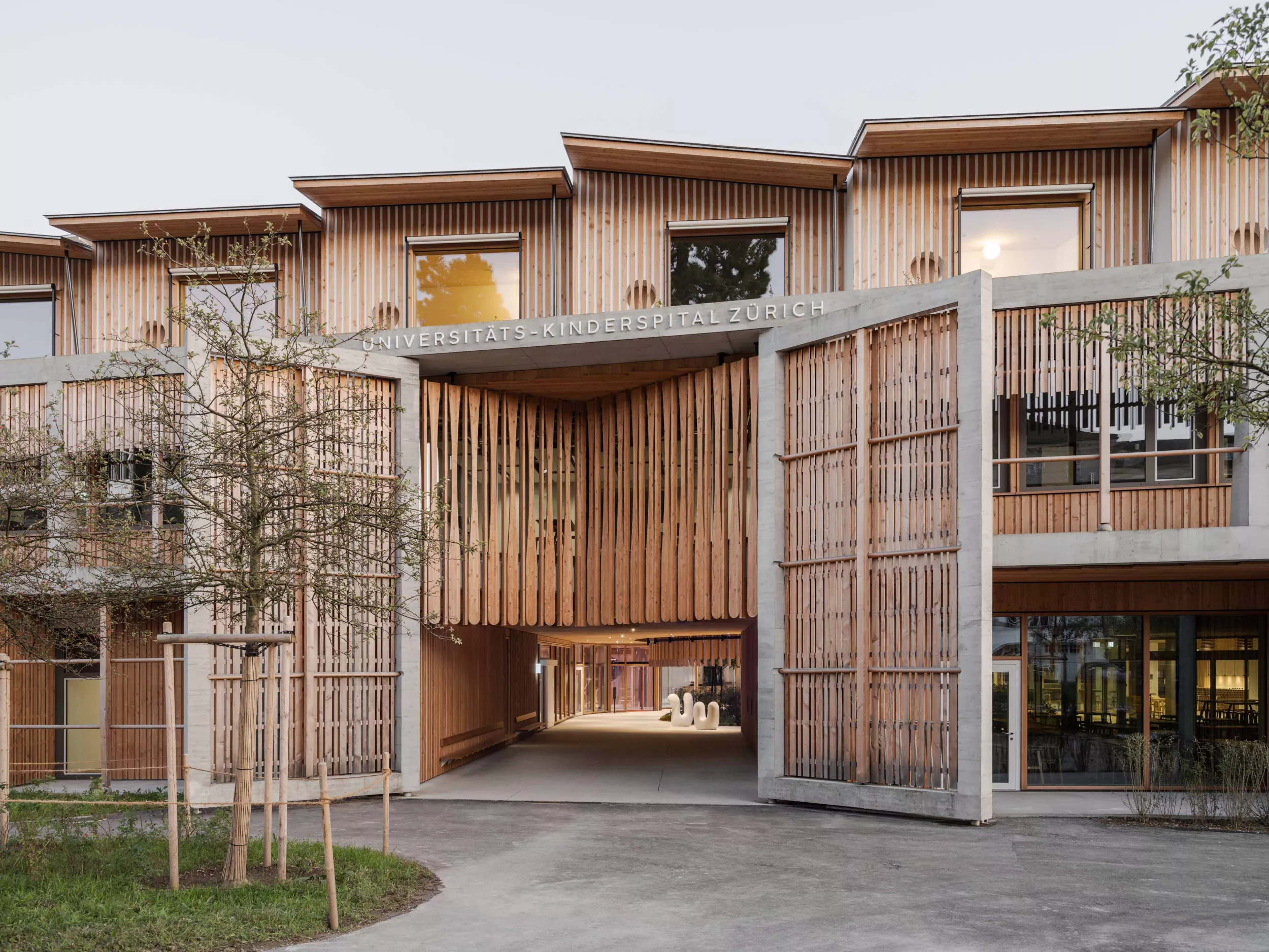Haupteingang des neuen Akutspitals des Kinderspitals Zürich 