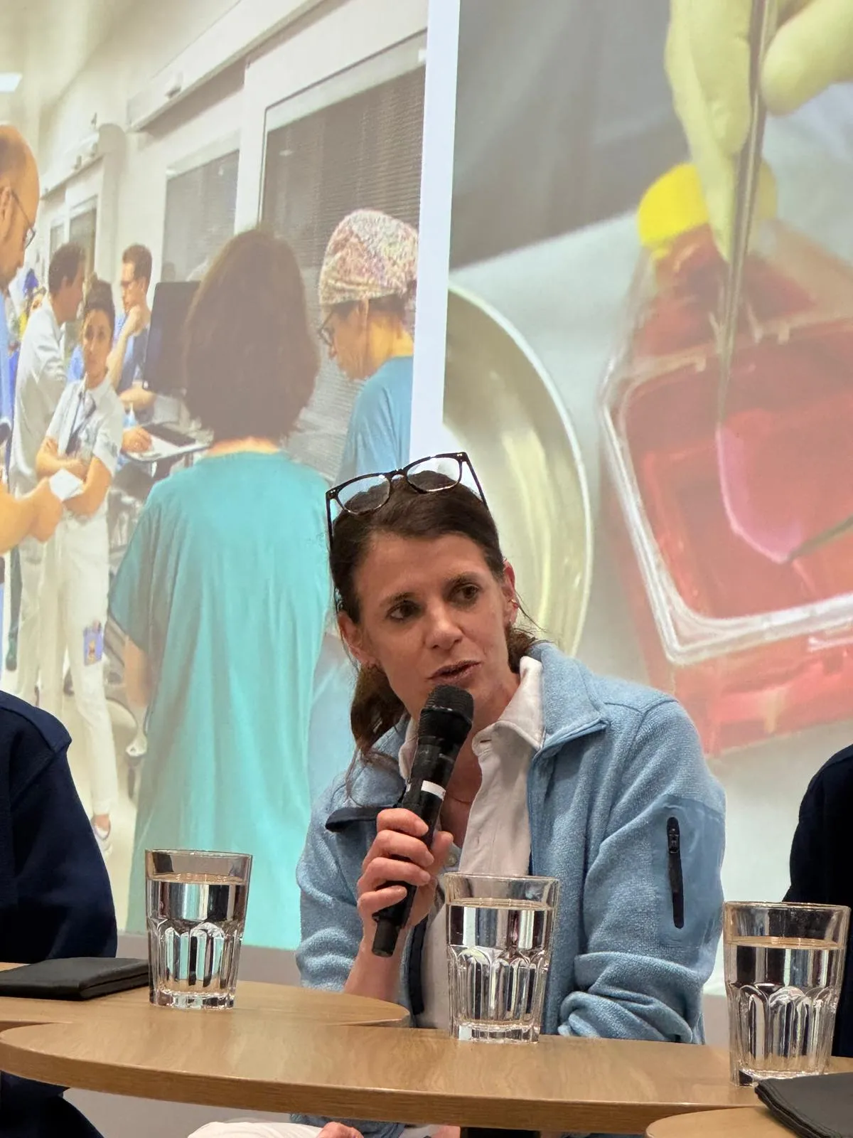 Chefärztin Kathrin Neuhaus beim Vortrag «Brandverletzt – Haut und Seele heilen» im Kinderspital Zürich