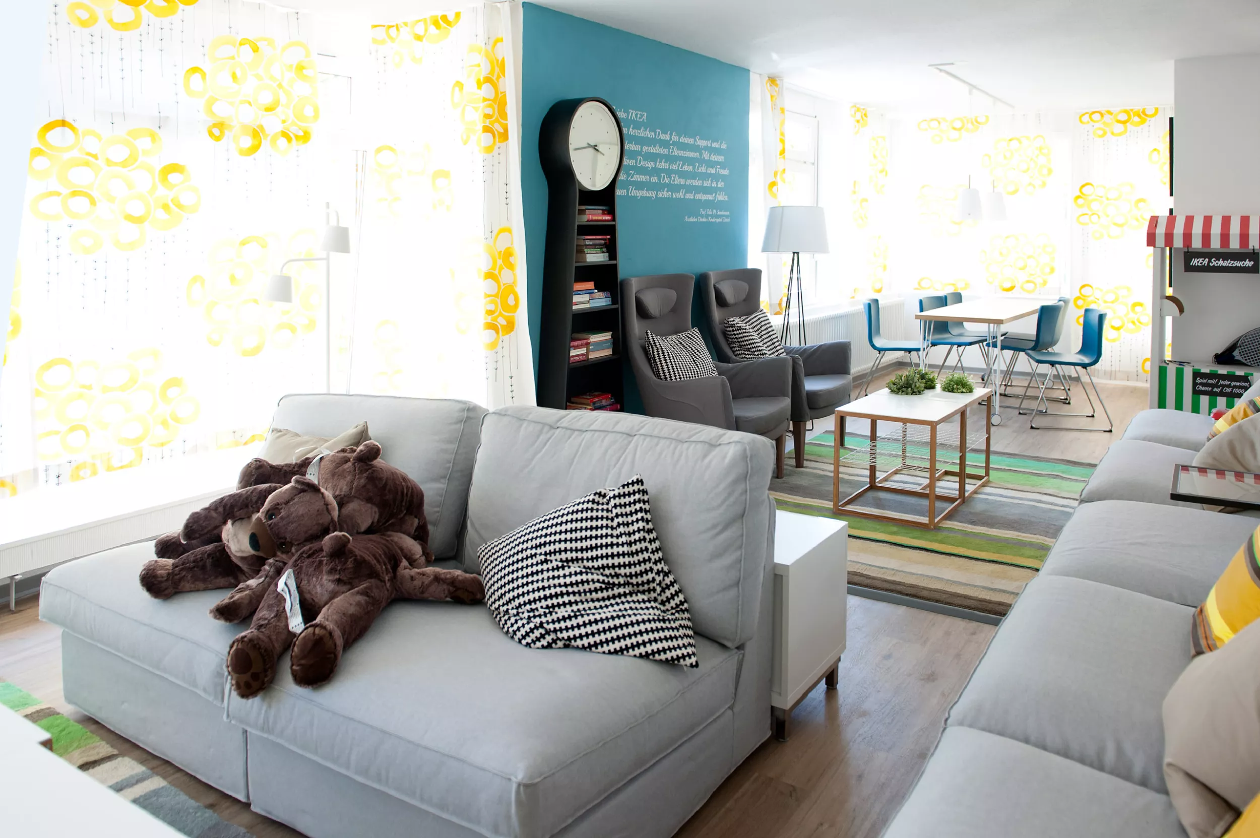 Sofas in der Elternunterkunft