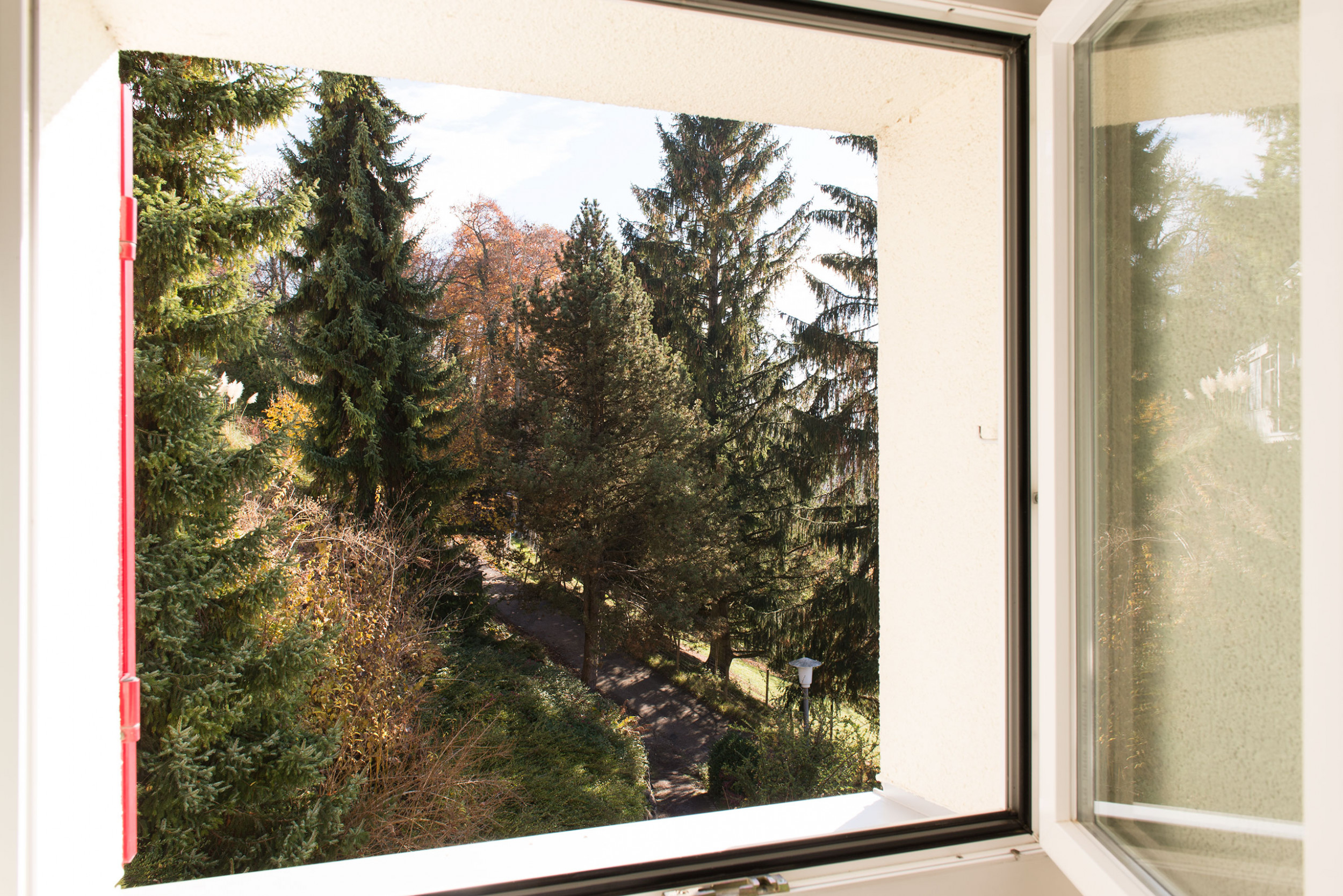 Ein Blick aus dem Fenster des Elternunterkunfts in der Kinder Reha Schweiz