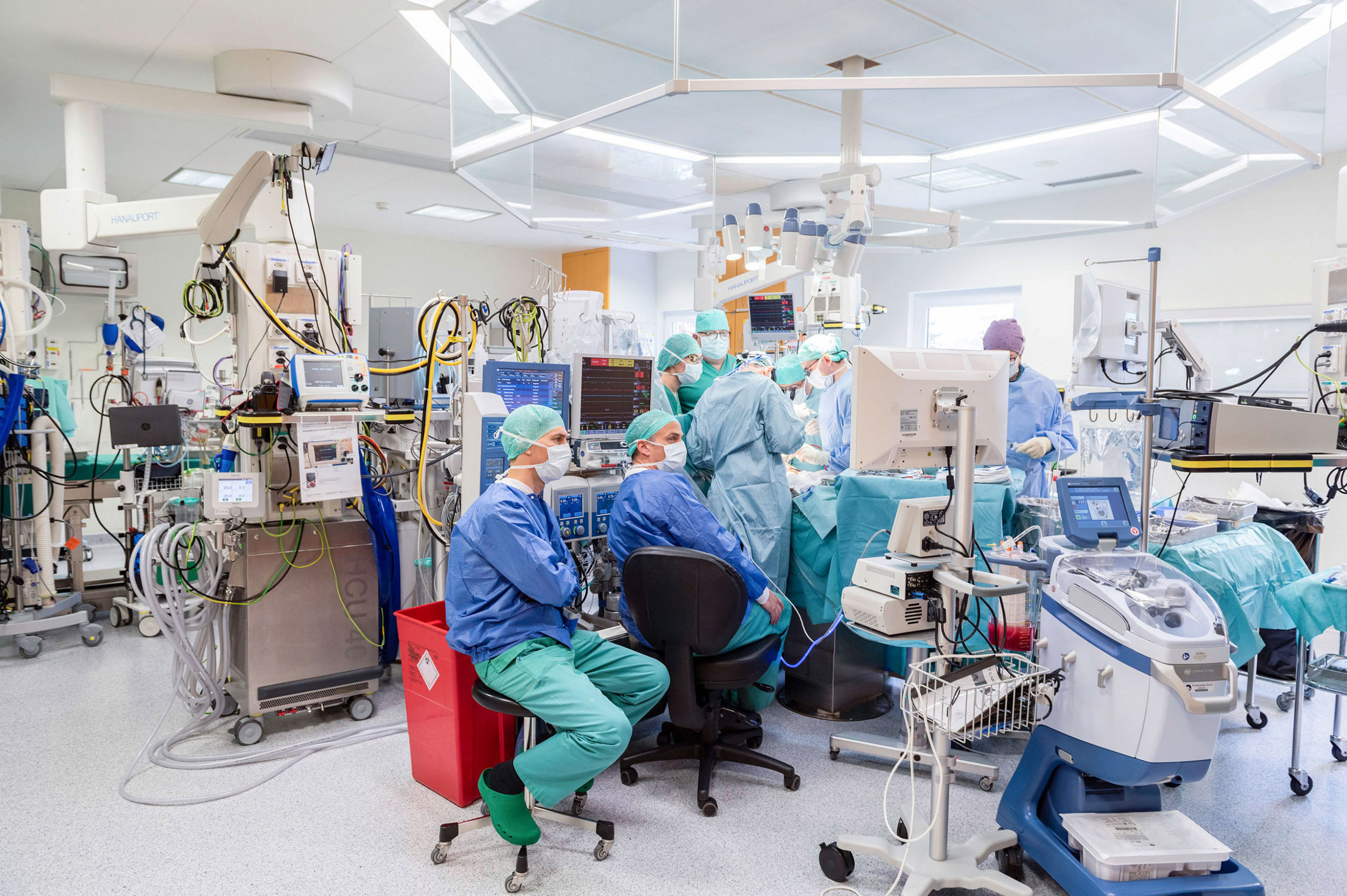 Ein Blick in den Operationssaal bei der Herzchirurgie