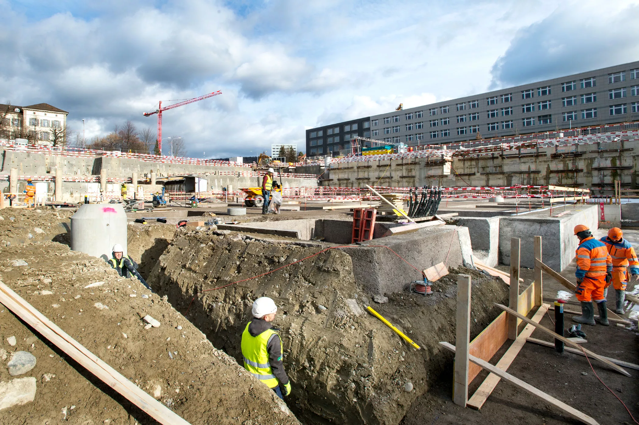 Bauarbeiter auf Baustelle 