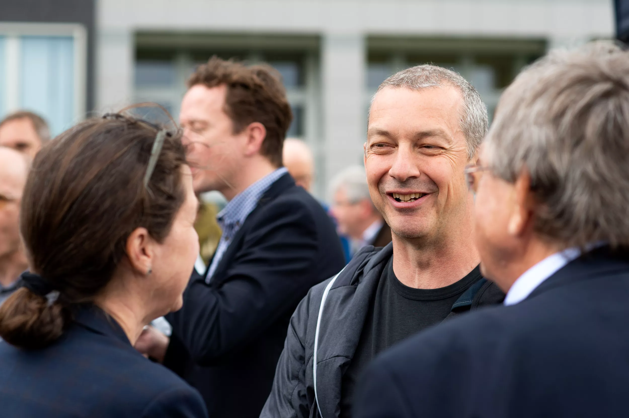 Unterhaltung zwischen Gästen Neubau Kinderspital 
