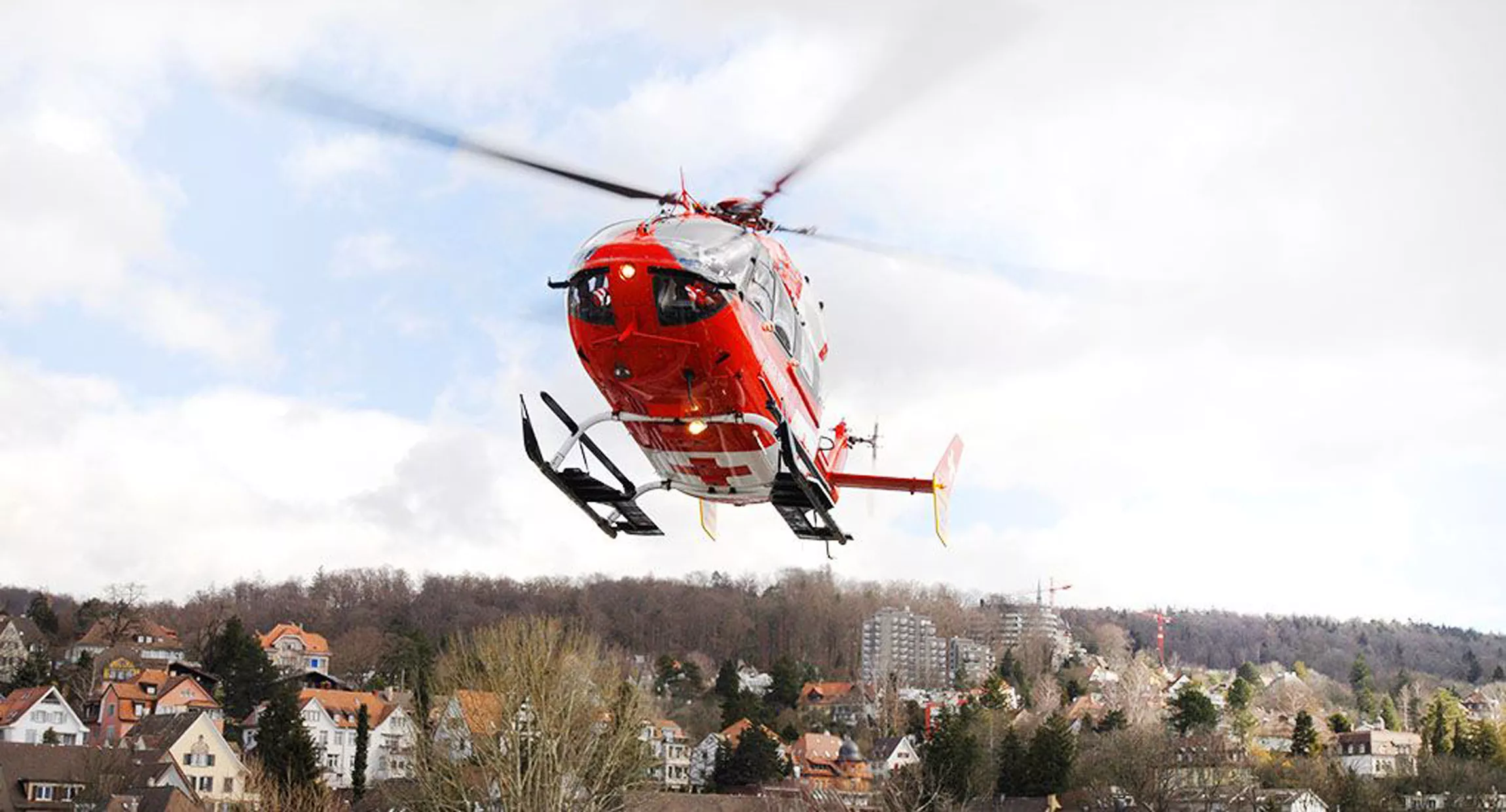 Rega im Landeanflug 