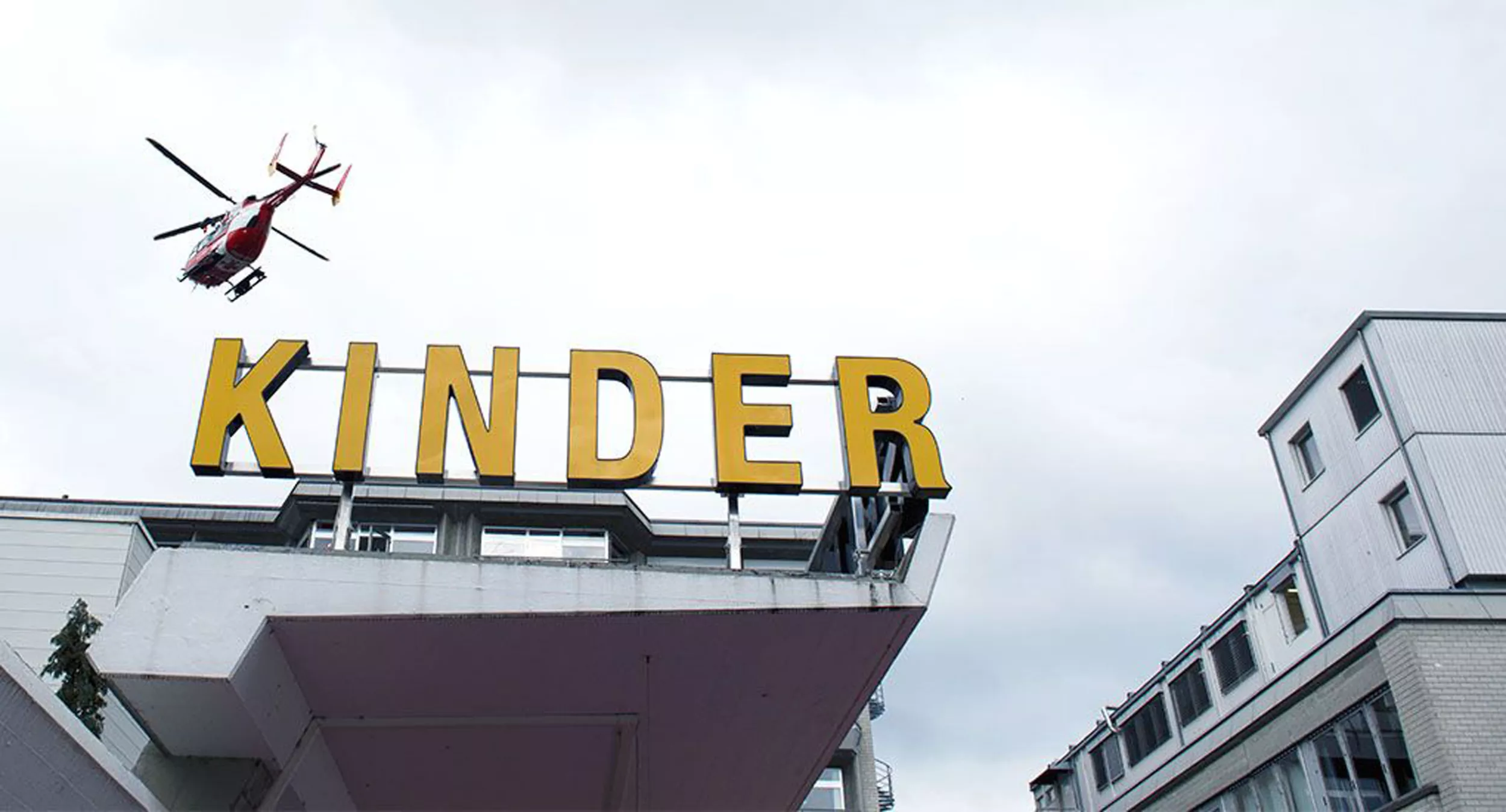 Rega über Kinderspital 