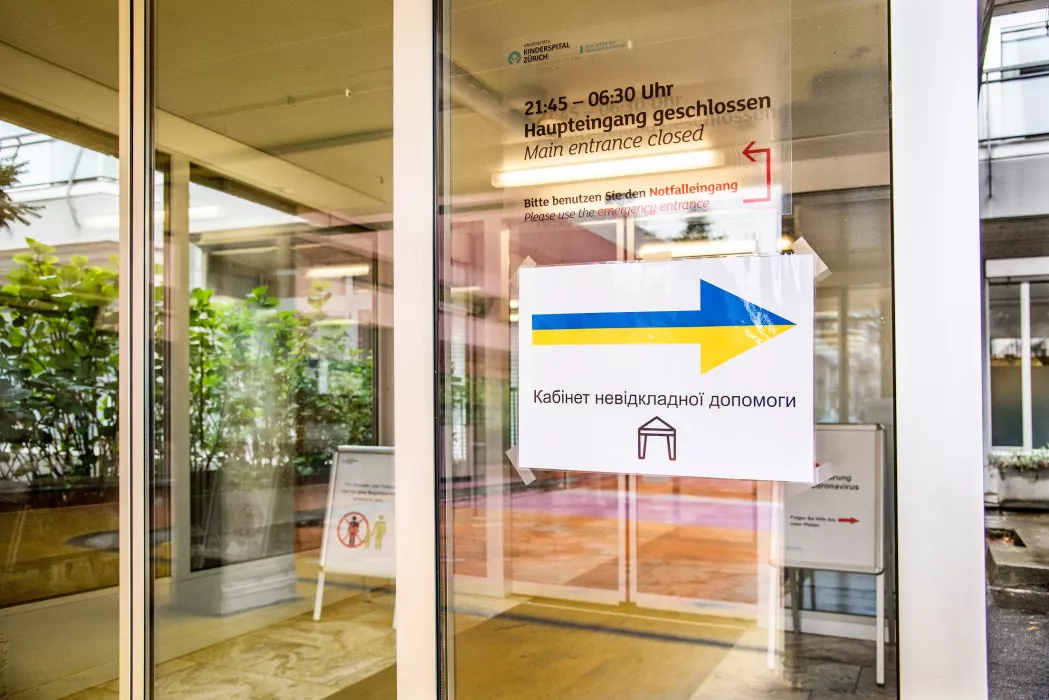 Beschilderung im Kinderspital für ukrainische Patientinnen und Patienten