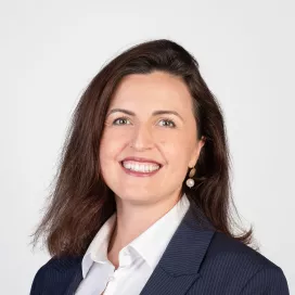 Frau Merita Demiri-Dzemailji, Assistentin Chefarzt Orthopädie-Traumatologie, Sekretariate chirurgische Klinik