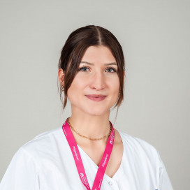 Ein Portrait von der Pflegeexpertin Alexandra Caflisch