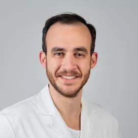 Ein Portrait von dem Chirurg Anthony di Natale