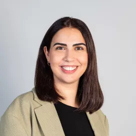 Ein Portrait von der Sekretärin Cansu Akbas