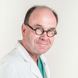 Ein Portrait von dem plastischen Chirurg Clemens Schiestl