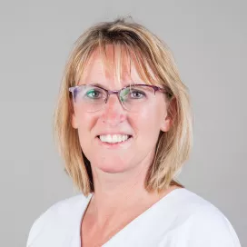 Ein Portrait von der Pflegefachfrau Cornelia Altenburger