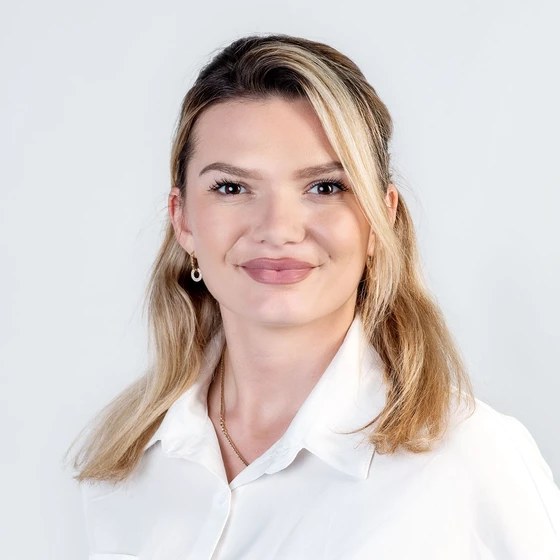 Evita Kastrati, Arztsekretärin, Fachbereichssekretariat Orthopädie-Traum