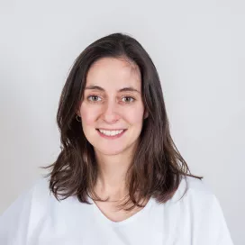 Ein portrait von der Ärztin Lara Wolf von der Abteilung Gastroenterologie