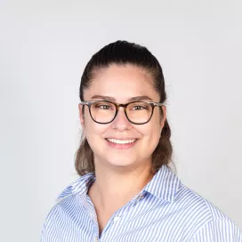 Frau Melanie Almeida Pinto, Leitende Arztsekretärin Orthopädie-Traumatologie, Fachbereichssekretariat Orthopädie-Traum