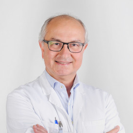 Ein Portrait von dem Arzt Tayfun Güngör von der Abteilung Stammzelltransplantation